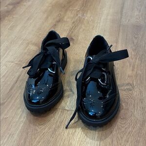 GB‎ Girls Shiny Black Lace-Up Shoes NWOT